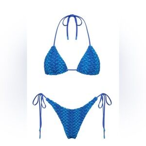 Triangl Swimwear Vibrant Blue Bikini with bag
MEDIUM TOP LARGE BOTTOM